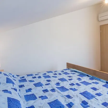 Stara Kuca Apartment Simuni