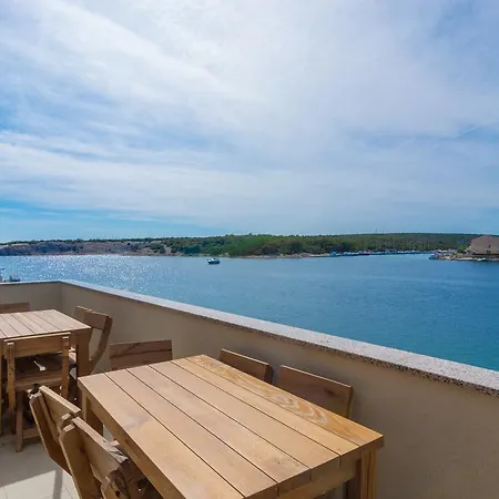 Stara Kuca Шимуни