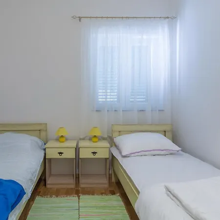 Stara Kuca * Šimuni